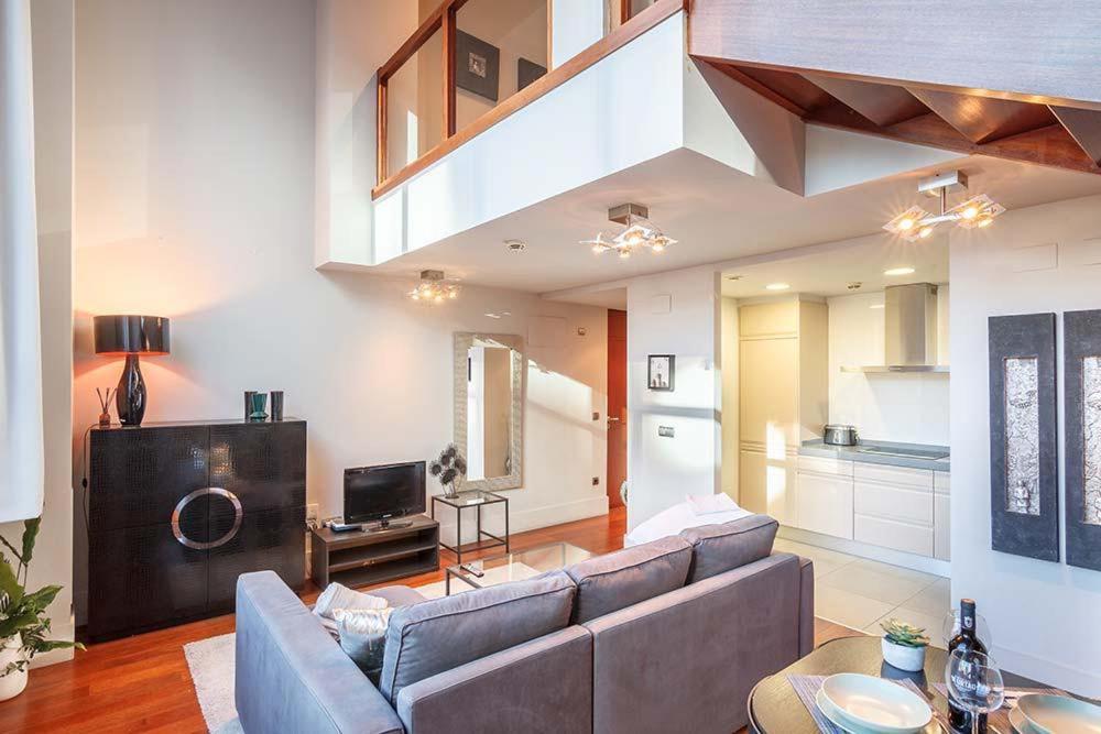 Vivienda Turistica Duplex Isozaki-Guggenheim Apartment บิลเบา ภายนอก รูปภาพ