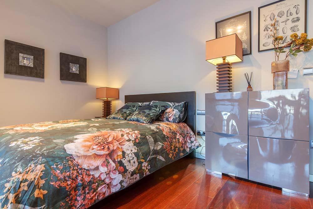 Vivienda Turistica Duplex Isozaki-Guggenheim Apartment บิลเบา ภายนอก รูปภาพ