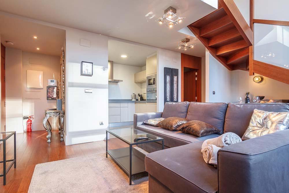 Vivienda Turistica Duplex Isozaki-Guggenheim Apartment บิลเบา ภายนอก รูปภาพ